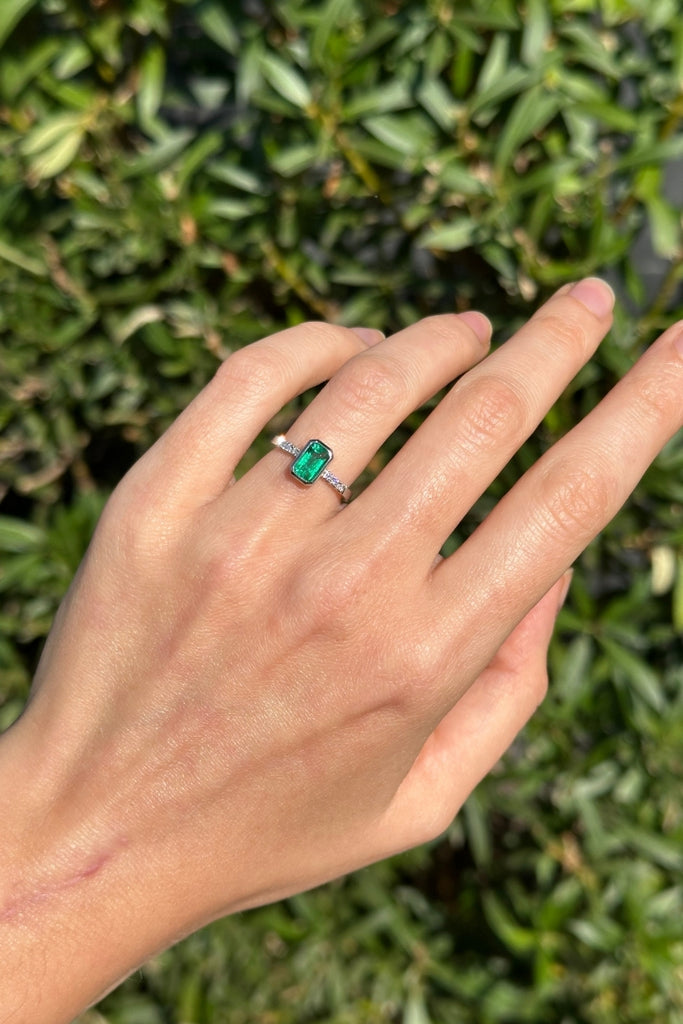 ANILLO ESMERALDA OCT DIAMANTES PT