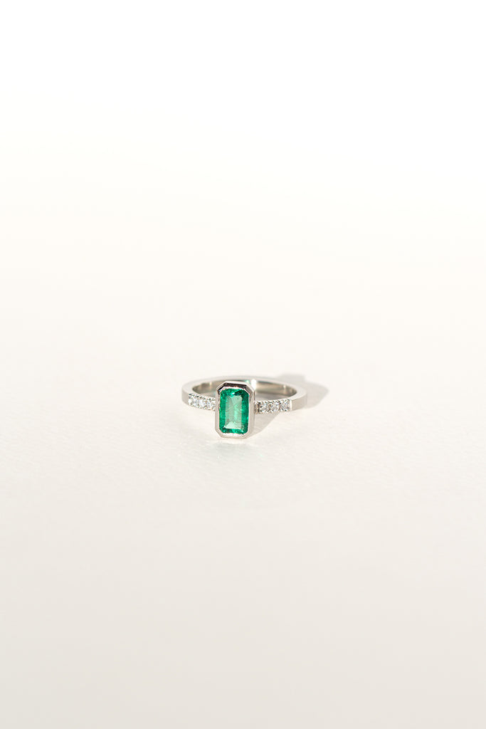 ANILLO ESMERALDA OCT DIAMANTES PT