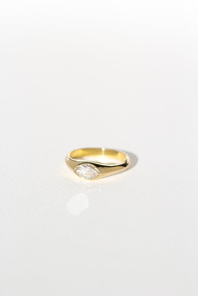 ANILLO SELLO DIAMANTE MARQUESA
